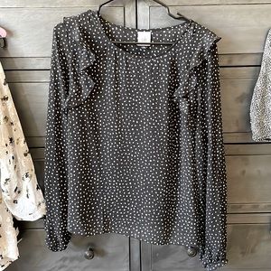 Adorable Cabi polka dot blouse